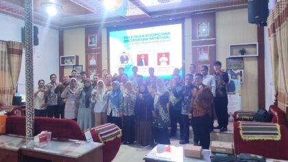 Foto peserta bersama Kepala Cabang Dinas Pendidikan Wilayah Kabupaten Lamongan