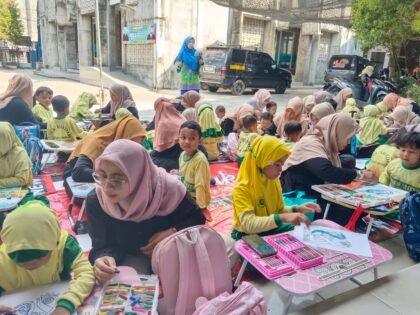 Potret suasana kegiatan mewarnai dalam rangka gebyar milad IGABA ke 28