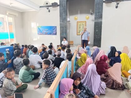 Suasana Pembukaan MABIT (Malam Bina Iman dan Takwa) di masjid Muhajirin Bedahan