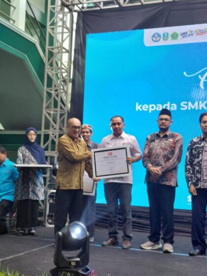 SMK Muhammadiyah 5 Babat Terima Piagam Akreditasi Program Pintar Bersama Daihatsu