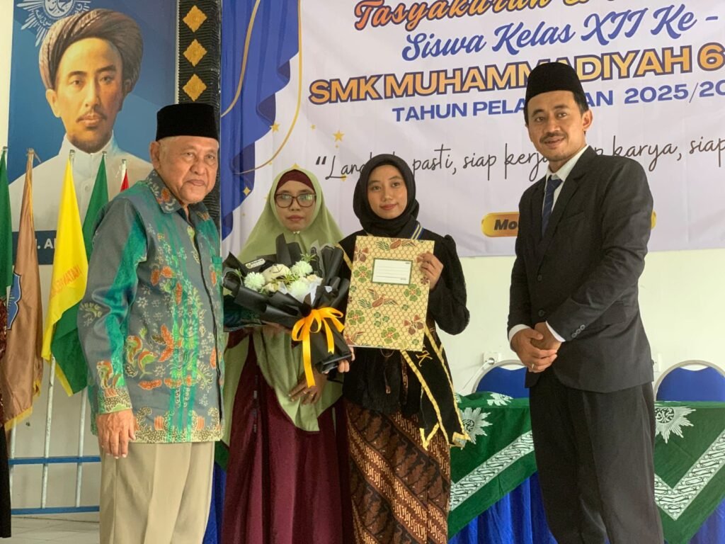 Tasyakuran dan Pelepasan Siswa Kelas XII ke-37 SMK Muhammadiyah 6 Modo Tahun Pelajaran 2025/2026 Berlangsung Khidmat